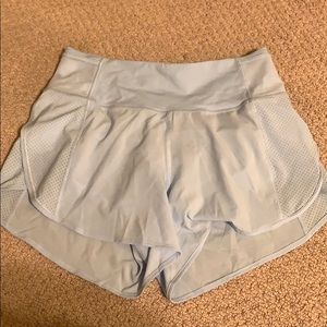 Lululemon shorts 👟